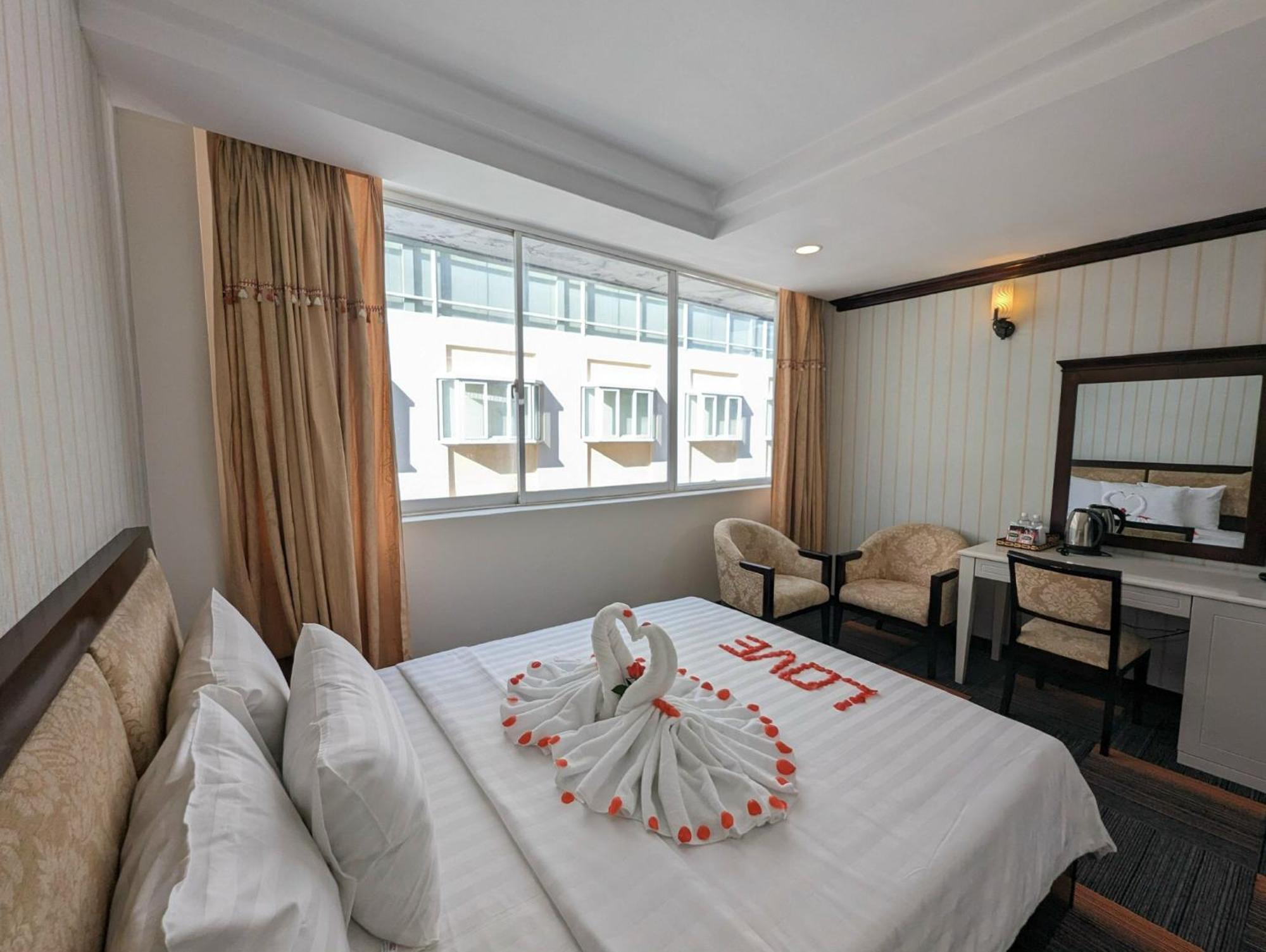 Dong Kinh Hotel Ho Şi Min Exterior foto
