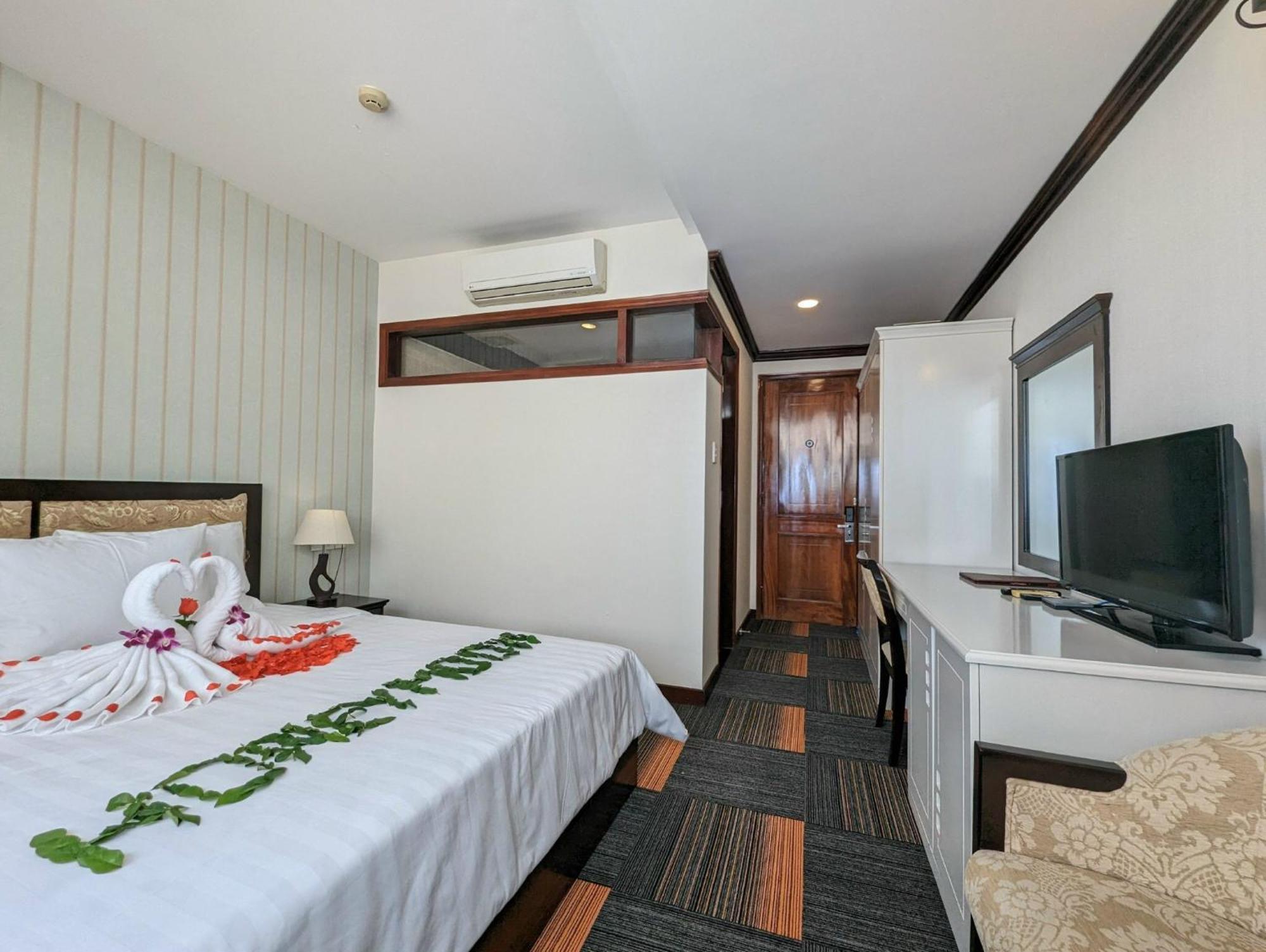 Dong Kinh Hotel Ho Şi Min Exterior foto