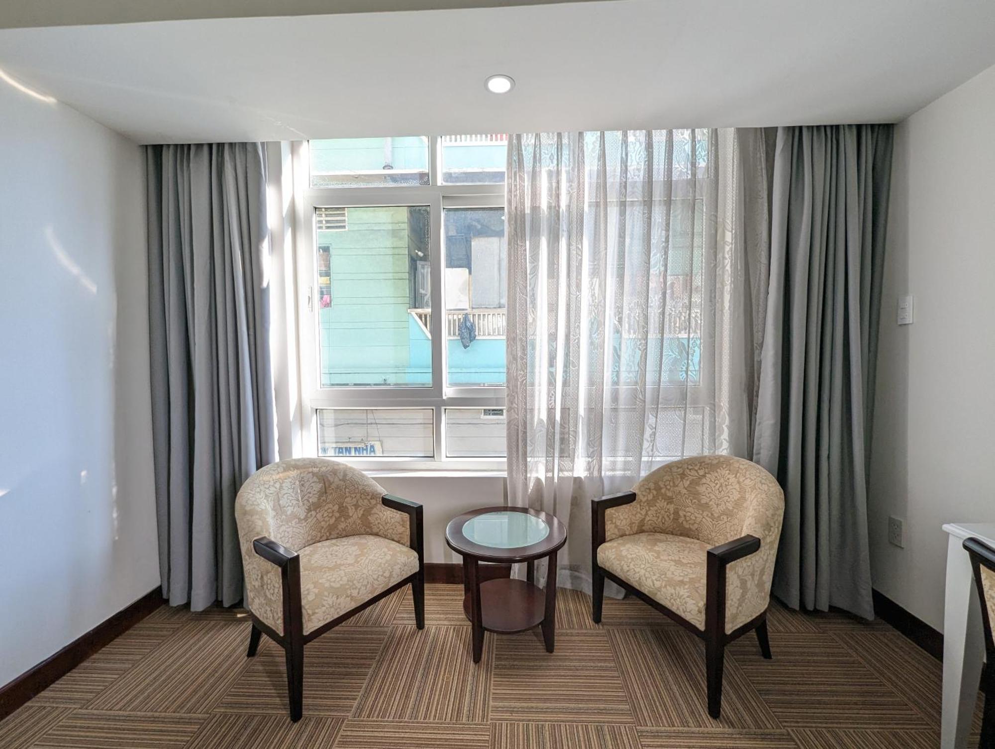 Dong Kinh Hotel Ho Şi Min Exterior foto