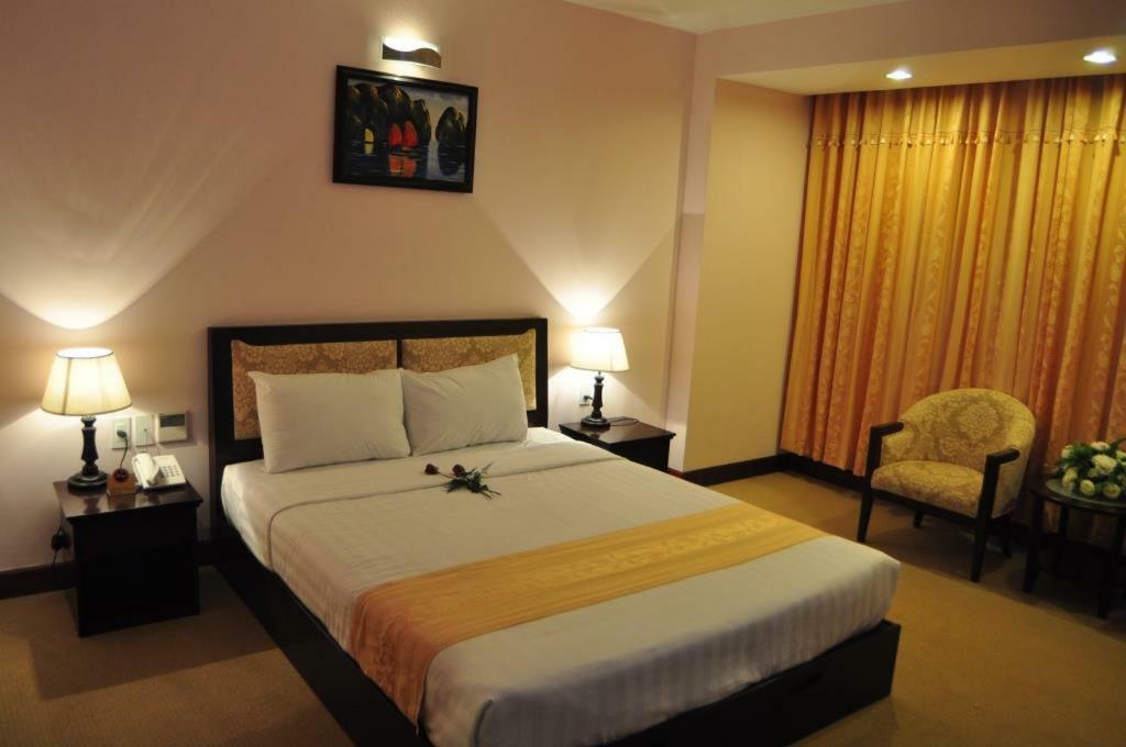 Dong Kinh Hotel Ho Şi Min Exterior foto