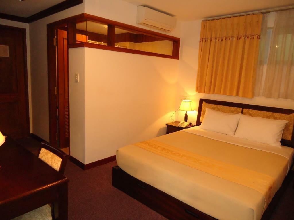 Dong Kinh Hotel Ho Şi Min Exterior foto